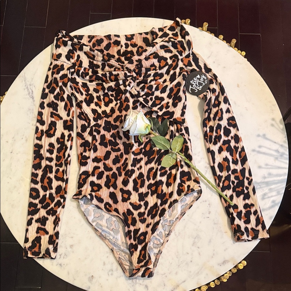 Leopard Print Long Sleeve Bodysuit